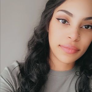 Meet your Posher, Amari